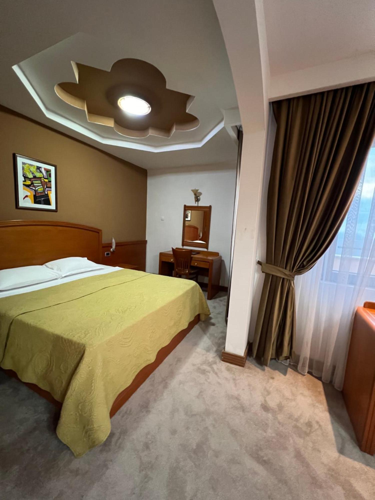 Hotel Princi I Arberit 프리슈티나 외부 사진