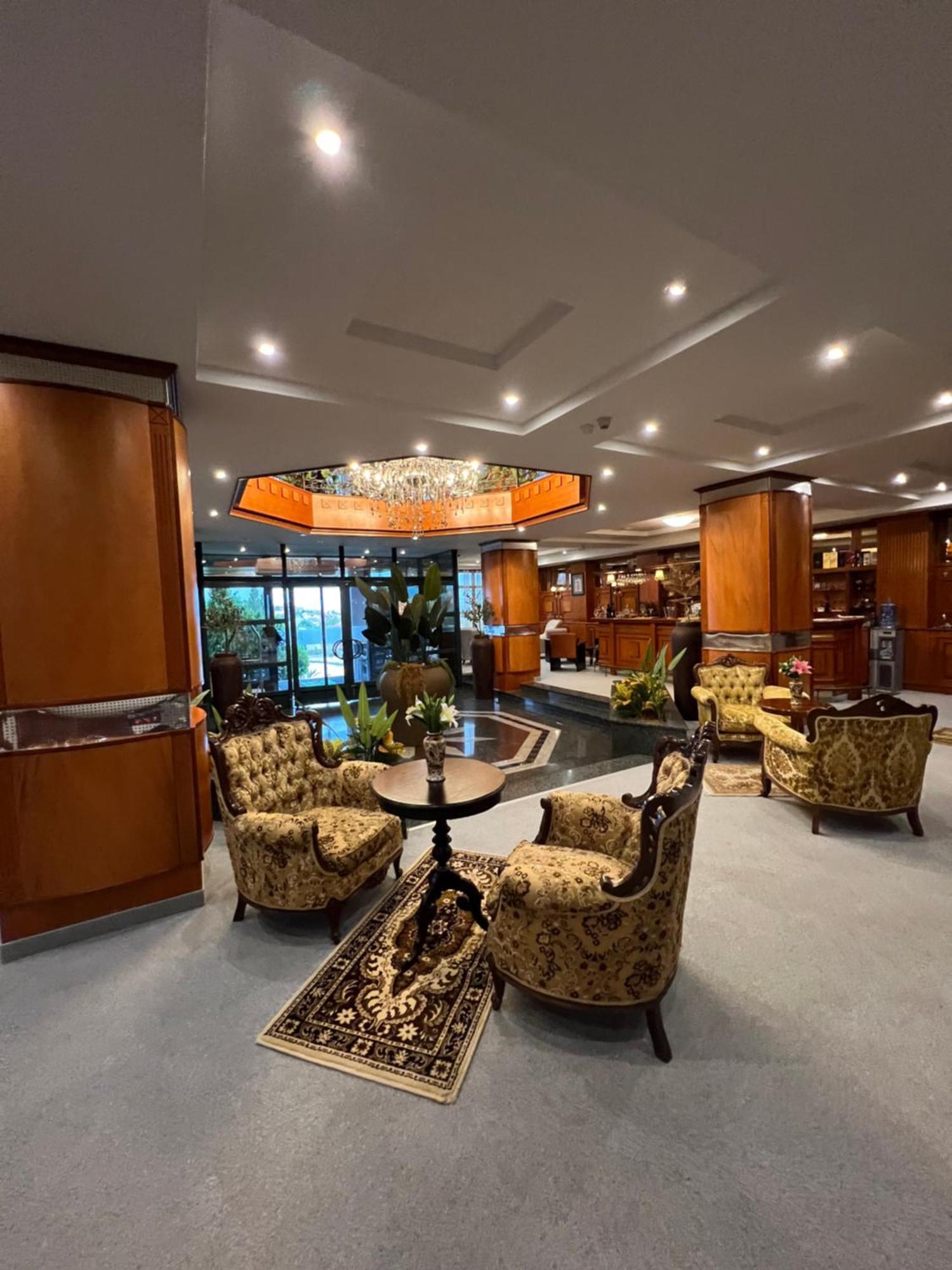 Hotel Princi I Arberit 프리슈티나 외부 사진